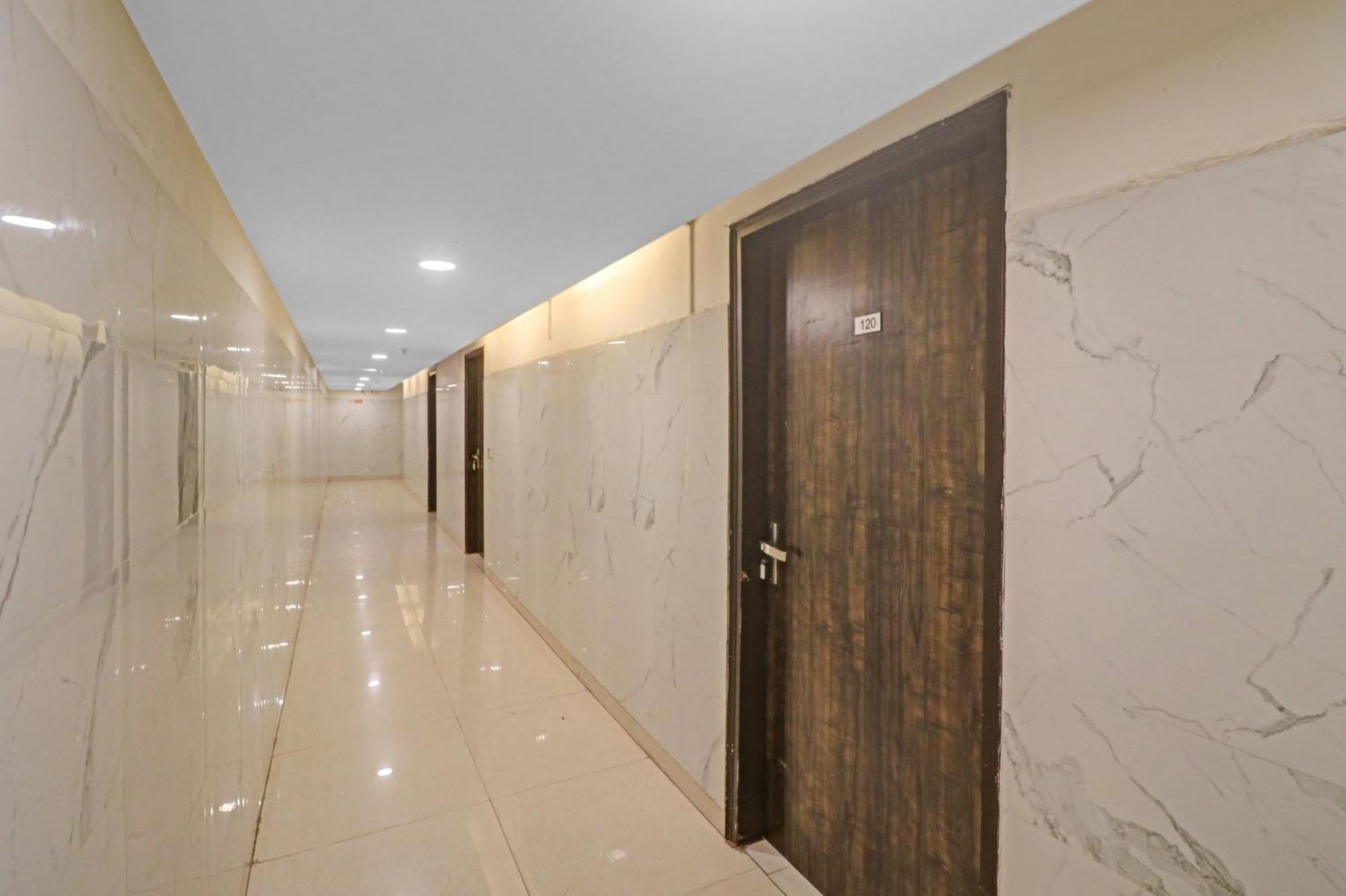 Collection O Seven Heaven Hotel นิวเดลี ภายนอก รูปภาพ